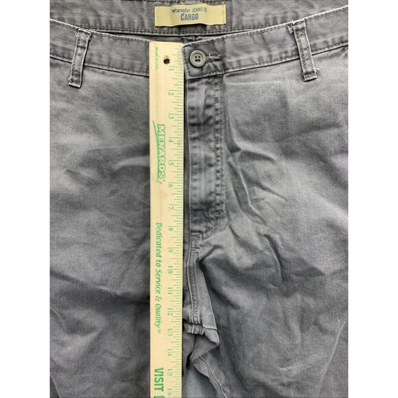 Wrangler Jeans Co. Men's Cargo Pants Outdoors Hiking Camping Gray Size 40x30 - Picture 5 of 16